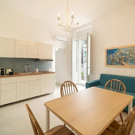 Cavour 182 - Locazione Turistica Apartment *